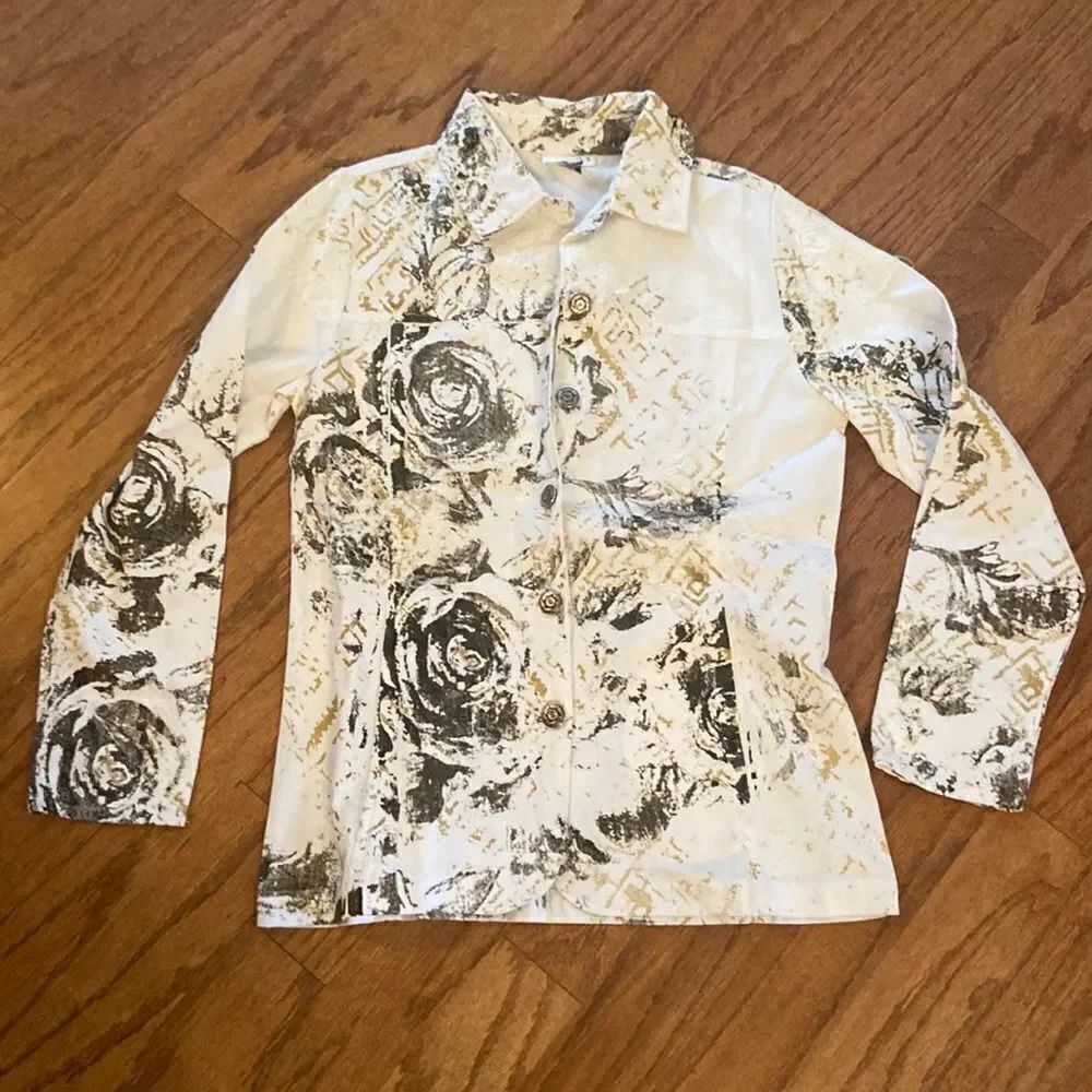 NWOT Parsley & Sage shirt or jacket with cool metal buttons, some lace, M